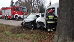 Bus zderzył się czołowo z volkswagenem. Trzy osoby w szpitalu! - 15.11.2016