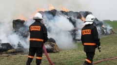 Podpalał baloty z sianem i przyglądał się akcji strażaków. Policjanci zatrzymali piromana - 13.02.2017