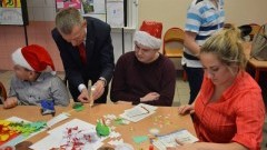 Nowy Dwór Gdański : Wspólne przygotowania ozdób świątecznych w Szkole Podstawowej Nr 2 - 07.12.2017