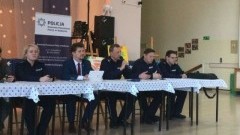 Policyjna debata z uczniami malborskiej Szkoły Podstawowej Nr 5 pt „Porozmawiajmy o bezpieczeństwie, możesz mieć na nie wpływ” - 12.12.2017