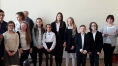 Uczniowie Szkoły Podstawowej w Jantarze na podium X Powiatowego Konkursu Recytatorskiego