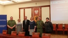 Malbork : Umowa na realizację projektu "W rodzinie siła" podpisana u marszałka