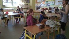 "Jedzenie i napoje" w języku włoskim - kolejnym tematem zajęć w malborskiej Szkole Podstawowej nr 3 z wolontariuszką Marią