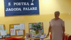 Spotkanie uczniów Zespołu Szkół w Ostaszewie z autorką wierszy dla dzieci Panią Jagodą Falarz.