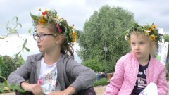 Plecenie wianków i wspólna zabawa. Wieczorem zmagania sportowe - za&#8230;
