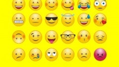 Wakacyjny happening z okazji Światowego Dnia Emoji w Sztutowie – przełożony