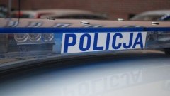 Biegała nago po ulicy, 28-latka pod wpływem narkotyków chciała rozbić głowę o witrynę sklepu.