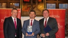 Burmistrz Miasta Malborka Marek Charzewski z tytułem "Orzeł Samorządu" przyznawanym przez Magazyn Pomorski.