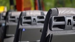 Malbork: "Nikt nie ma prawa zatruwać innych" - problem autobusów dowożących dzieci na basen.