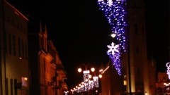 Świąteczna iluminacja ulic w Nowym Stawie.