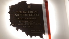 „Bohaterom Niepodległości wieczna pamięć” - uroczyste odsłonięcie pamiątkowej tablicy w Starostwie Powiatowym w Malborku.