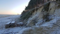 Zobacz, jak sztorm zniszczył wejście nr 69 na plażę w Stegnie 