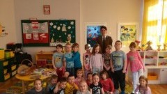 O pracy leśnika z malborskimi przedszkolakami z Przedszkola nr 8.