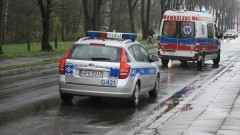 Radiowóz w trakcie pościgu uderzył w drzewo – raport nowodworskich służb mundurowych.