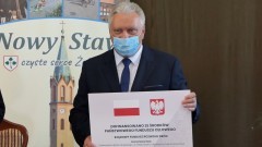 Nowy Staw. Uroczyste podpisanie umowy na dofinansowanie remontu drogi we wsi Lubstowo.