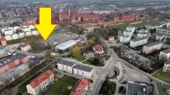 Punkt poboru wymazów DRIVE-THRU powstanie na parkingu przy ul. Sierakowskich. 