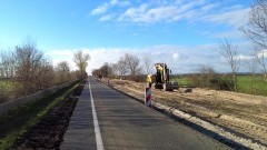 DK22. Trwają prace na rozbudowywanym odcinku między Knybawą a Gnojewem. Zobacz materiał wideo. 