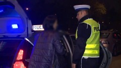 BARLEWICZKI: O KROK OD TRAGEDII! PIJANA 44-LATKA SZŁA ŚRODKIEM JEZDNI– 22.05.2015