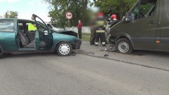 MALBORK: CORSA UDERZYŁA W WOJSKOWĄ KARETKĘ. DROGA BYŁA ZABLOKOWANA – 25.05.2015