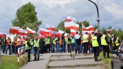 PROTEST RYBAKÓW Z MIERZEI. BLOKOWALI SIÓDEMKĘ - 24.06.2015