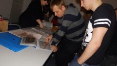 Młodzież klasy 2a z ZSP Nr 2 w ramach innowacji programowej z archeologii uczestniczyła w warsztatach w Muzeum Zamkowym w Malborku – 30.10.2015