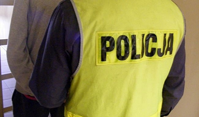 Elbląg: Przyłapanie nastolatków na kradzieży butów. Mieli w kieszeniach...&#8230;