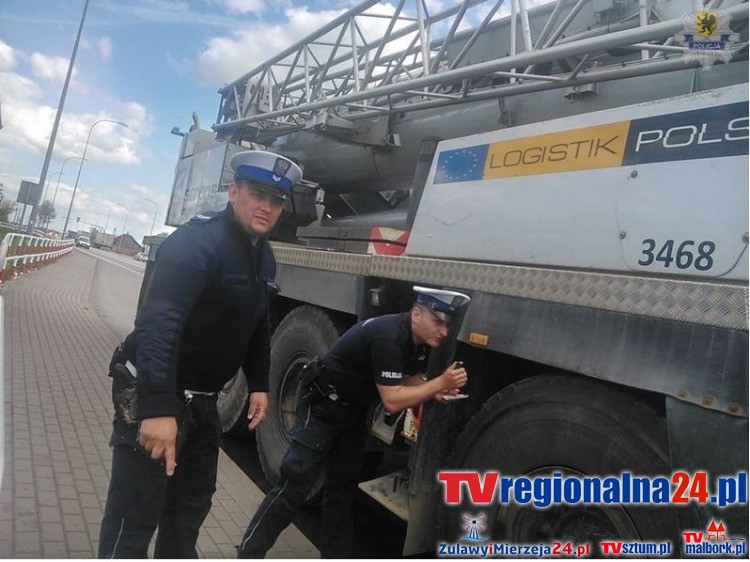 Powiat Nowodworski. Policjanci przeprowadzili działania Truck@Bus - 25.10.2016