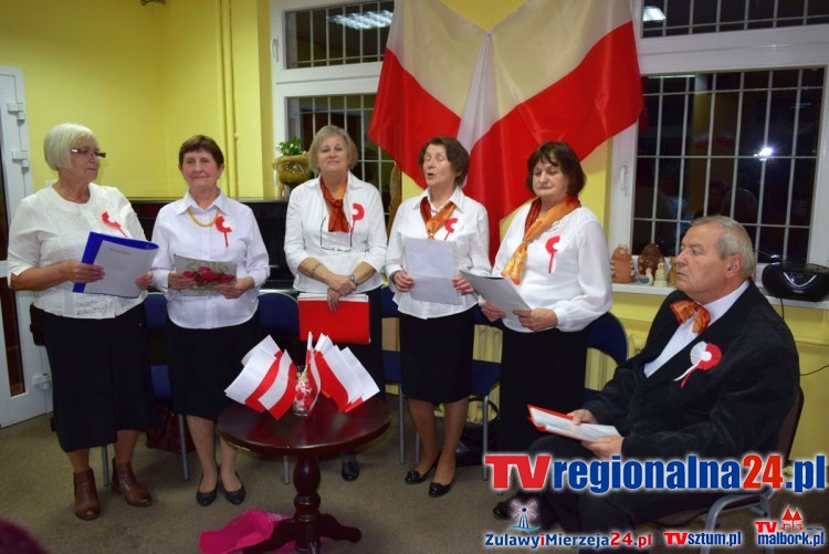 Stegna. Wieczór poezji i pieśni patriotycznej - 10.11.2016