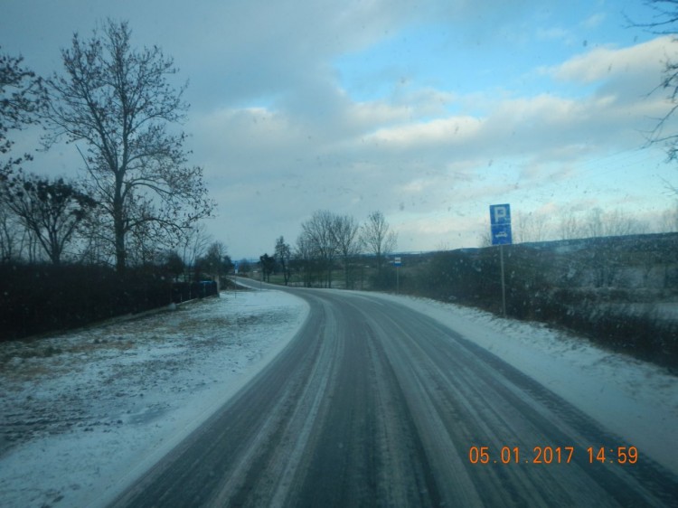 Niebezpieczne przystanki na zakręcie w Bągarcie – 19.01.2017