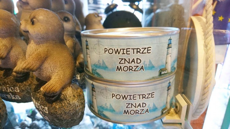 Krynica Morska. Sprzedają nadmorskie powietrze w puszkach. Po 8 zł za&#8230;