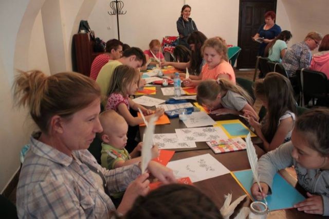 Dzierzgoń : Zobacz relację foto z warsztatów ze wzoru powiślańskiego&#8230;