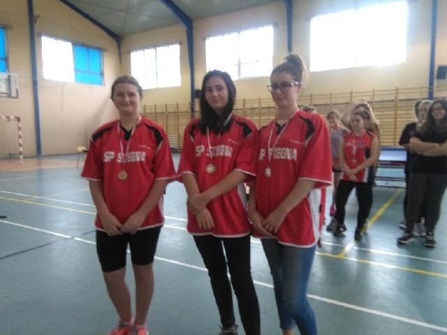 II miejsce drużyny z Gimnazjum w Stegnie na Mistrzostwach Powiatu w Tenisie&#8230;