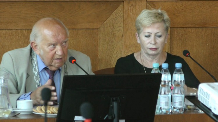 6 radnych odeszło z PO i założyło własny klub. Malborska Liga Samorządowa&#8230;