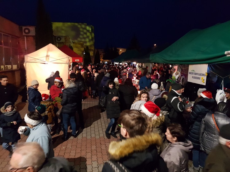 Świąteczne przygotowania rozpoczęte. Jarmark Bożonarodzeniowy w Dzierzgoniu.