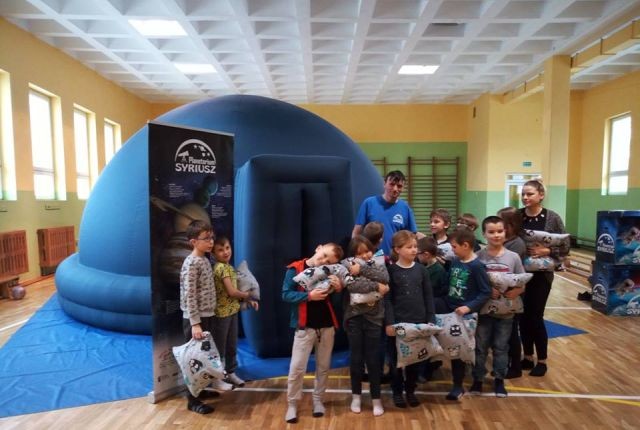 Mikoszewo: Mobilne planetarium w Szkole Podstawowej