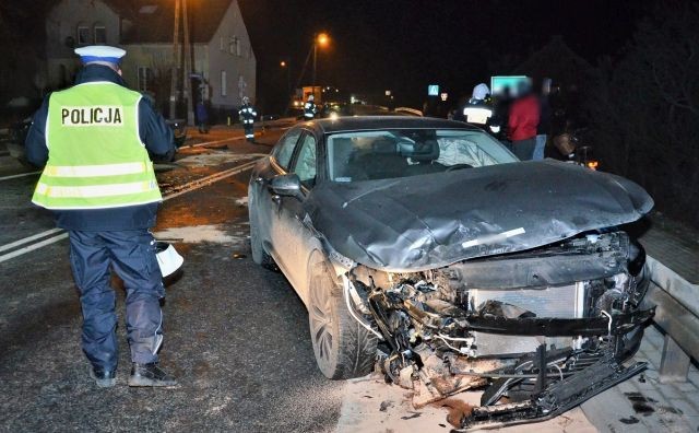 Zderzenie Audi z Volkswagenem w Miłobądzu.