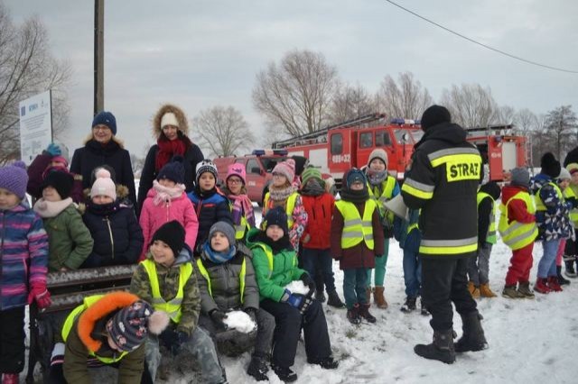 Bezpieczeństwo na lodzie. Zajęcia dla uczniów Zespołu Szkół w Sztutowie