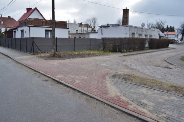 Nowy Dwór Gdański: Remont chodnika i wjazdów przy ulicy Krótkiej zakończony