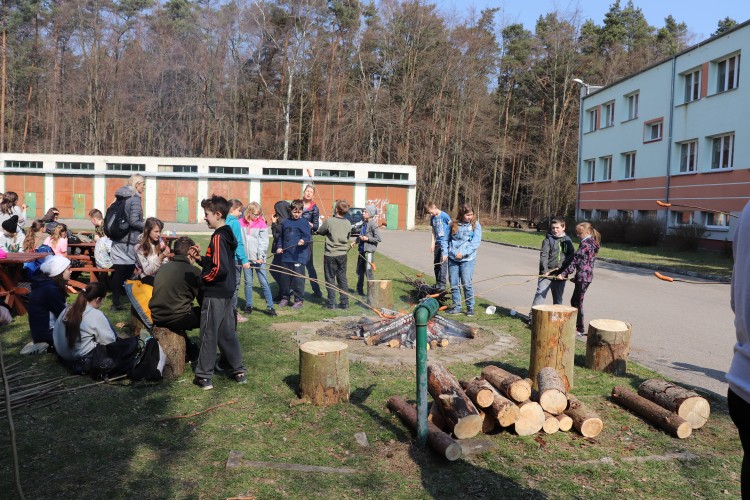 Około 400 uczniów sprzątało plaże na terenie Gminy Stegna