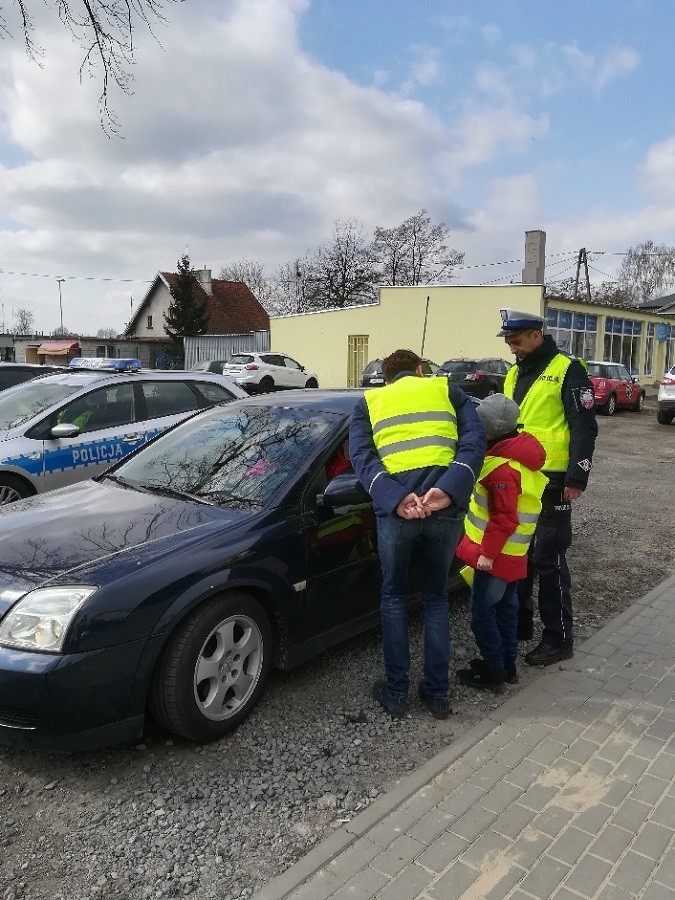 „Kamizelki w aucie” akcja nowodworskiej policji.