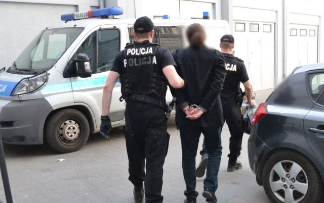 Umówił się dwiema 13-latkami przez Internet. 41-latek w rękach policji.