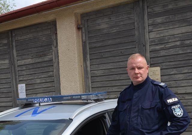 Nowy Dwór Gdański: Szybka decyzja policjanta uratowała życie mężczyźnie