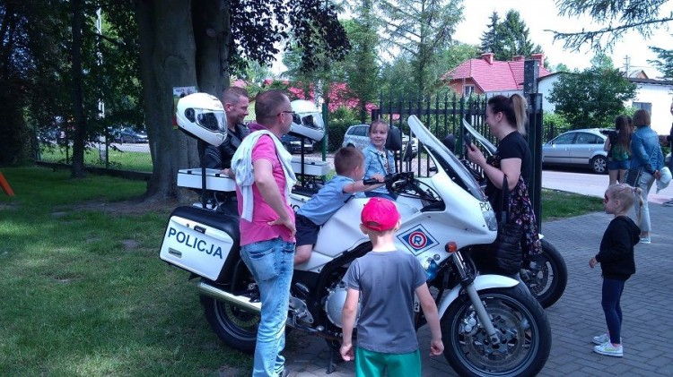 Policjanci na pikniku rodzinnym w Ostaszewie