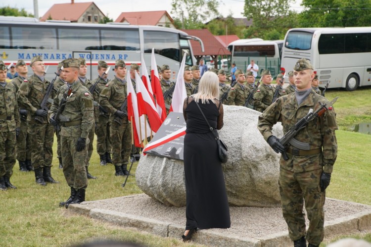 Żona zmarłego tragicznie kpt. pilota Krzysztofa Sobańskiego odsłoniła&#8230;