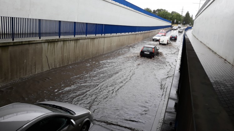 Tunel na ul. de Gaulle'a w Malborku zalany. AKTUALIZACJA