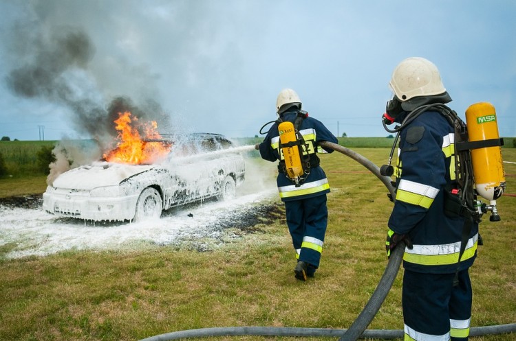 Pożary samochodów i wypadek motocyklisty – weekendowy raport nowodworskich&#8230;