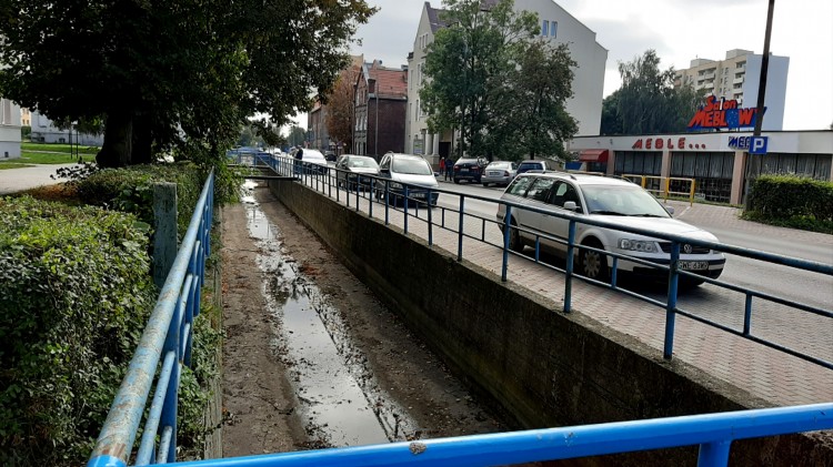 Zakryć kanał Juranda i zrobić miejsca parkingowe. Czy to dobry pomysł?&#8230;