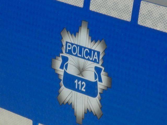 Malborska policja szuka świadków uszkodzenia auta. 