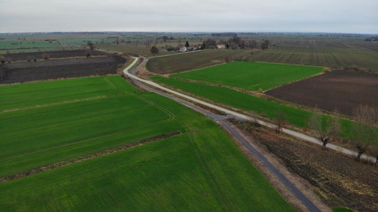Dobiegają końca prace związane z budową kolejnego odcinka ścieżki&#8230;