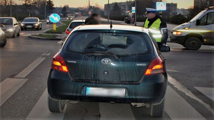 Niebezpiecznie na drogach. Dwie osoby trafiły do szpitala w wyniku wypadków&#8230;